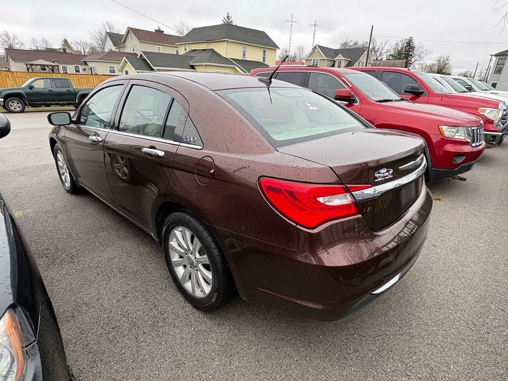 Used 2013 Chrysler 200 Limited image 11