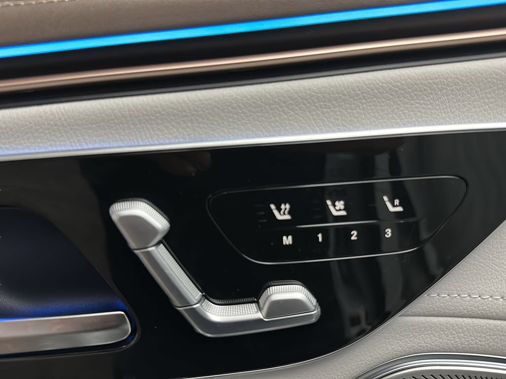 Used 2023 Mercedes-Benz EQS 580 4MATIC SUV image 13