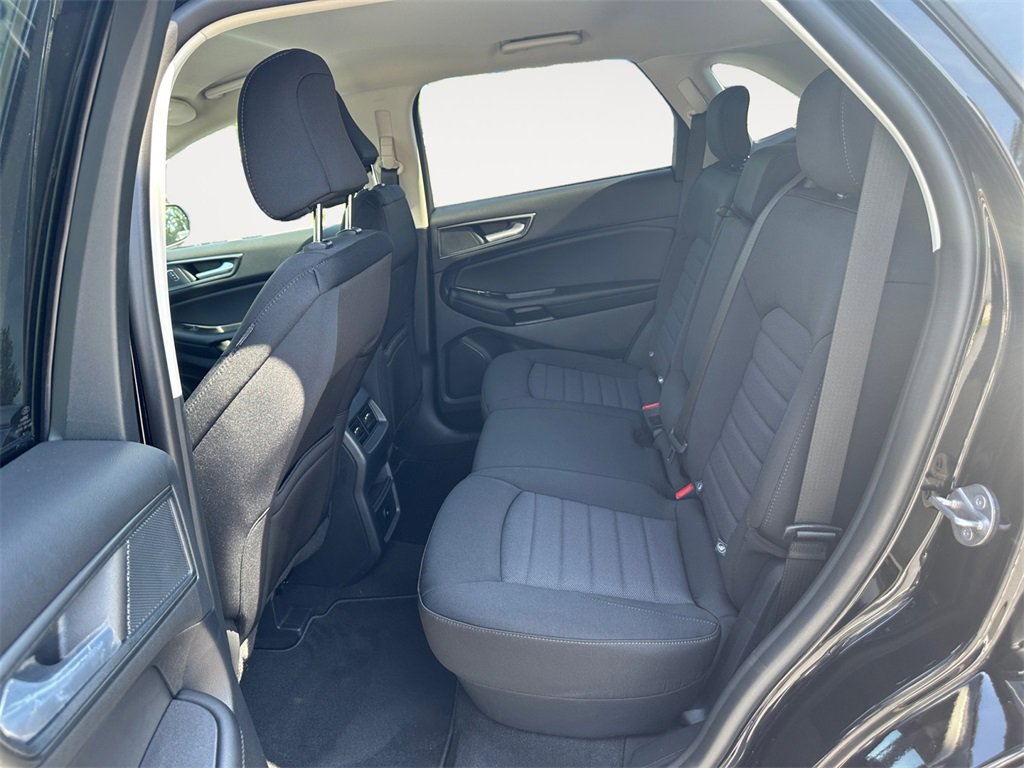 Used 2024 Ford Edge SE image 13