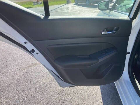 Used 2022 Nissan Altima 2.5 S image 11