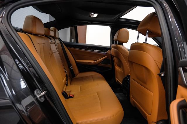 Used 2022 BMW 530e w/ Premium Package image 36