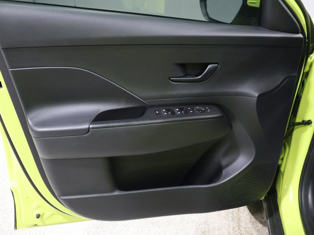 Used 2025 Hyundai Kona SEL AWD/4WD image 12