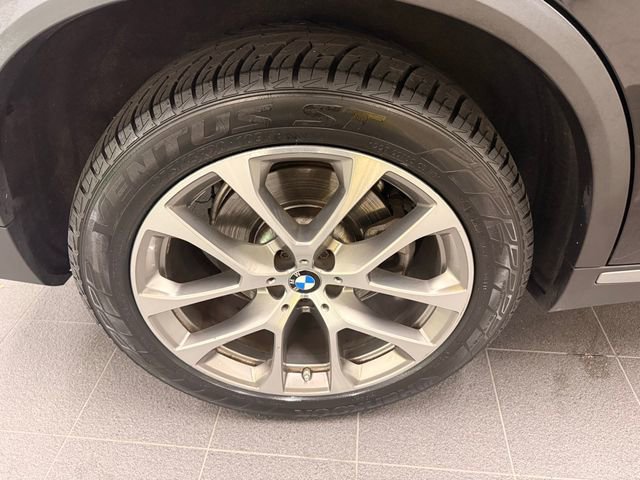 Used 2022 BMW X5 xDrive40i w/ Climate Comfort Package image 48