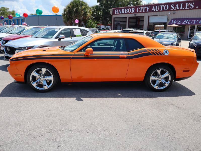 Used 2014 Dodge Challenger SXT Plus RWD image 2