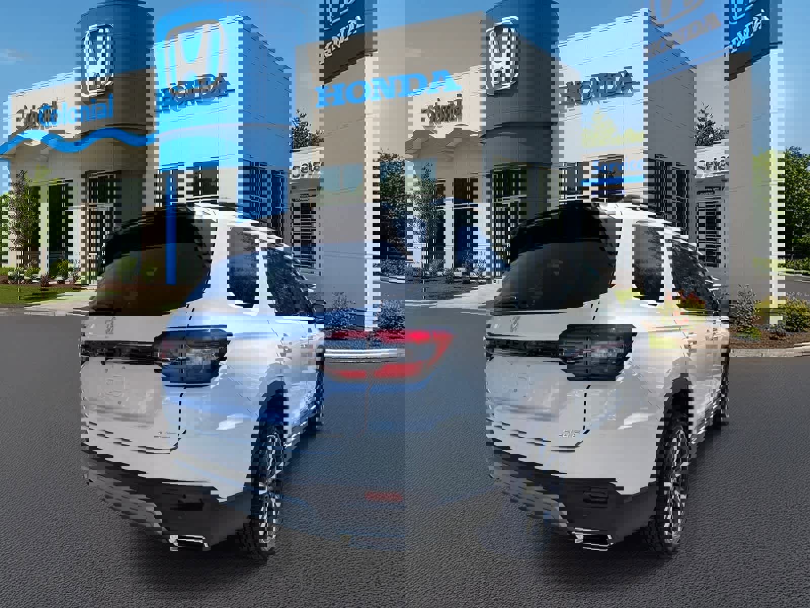 Used 2025 Honda Pilot Elite image 6