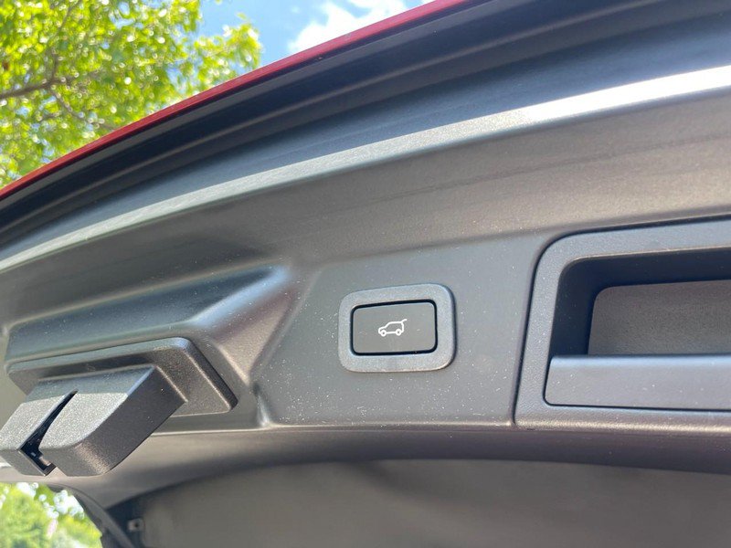 Used 2018 Land Rover Range Rover Velar S AWD/4WD image 14