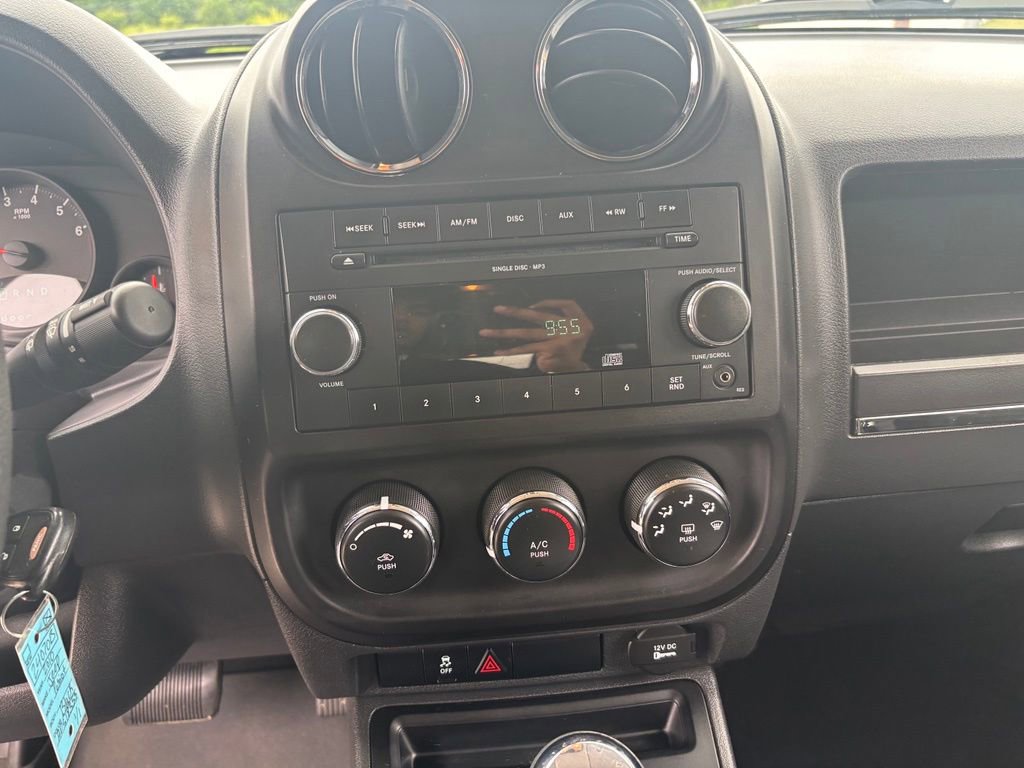 Used 2010 Jeep Patriot Sport AWD/4WD image 15