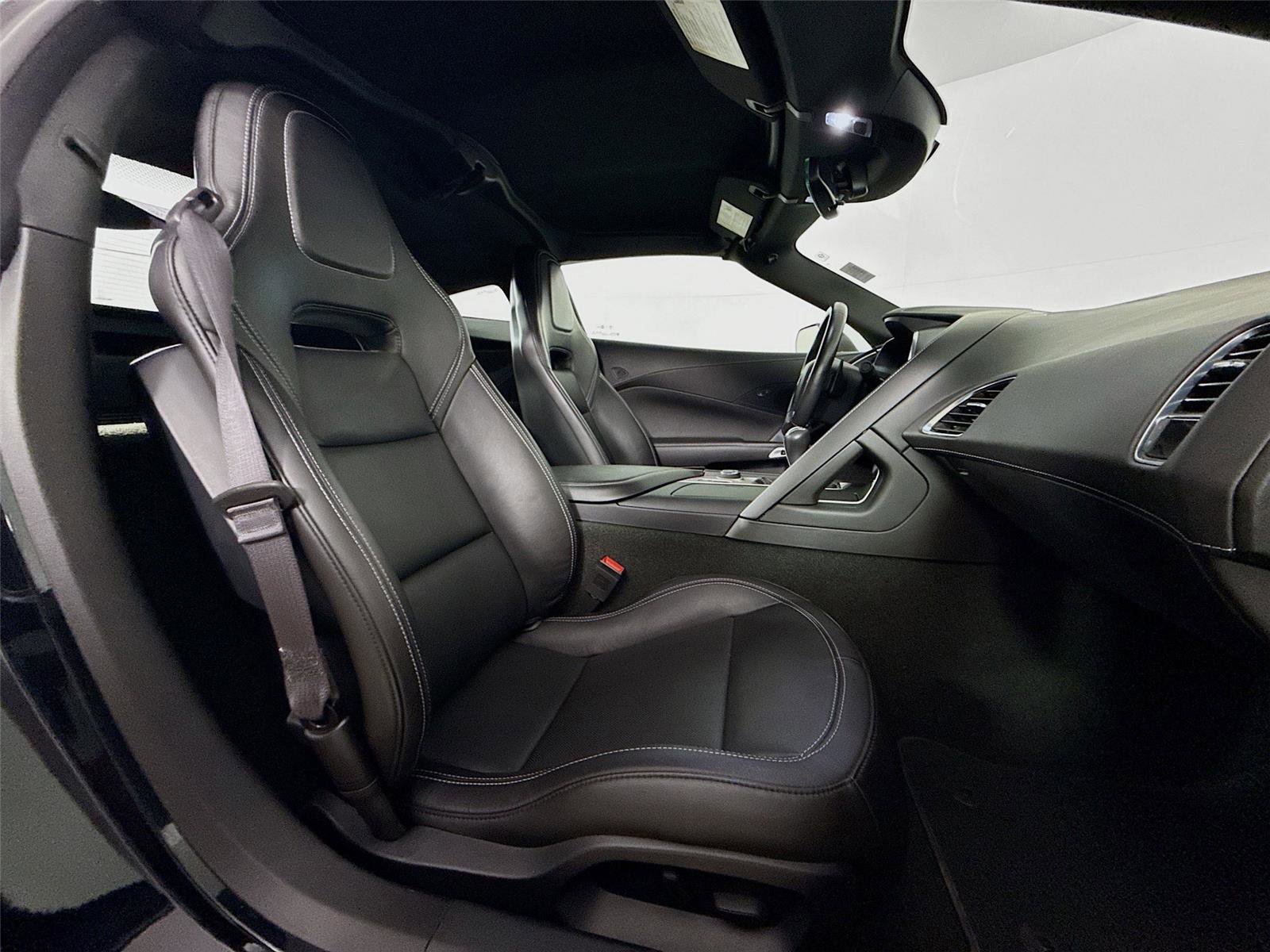 Used 2016 Chevrolet Corvette Stingray Coupe image 25