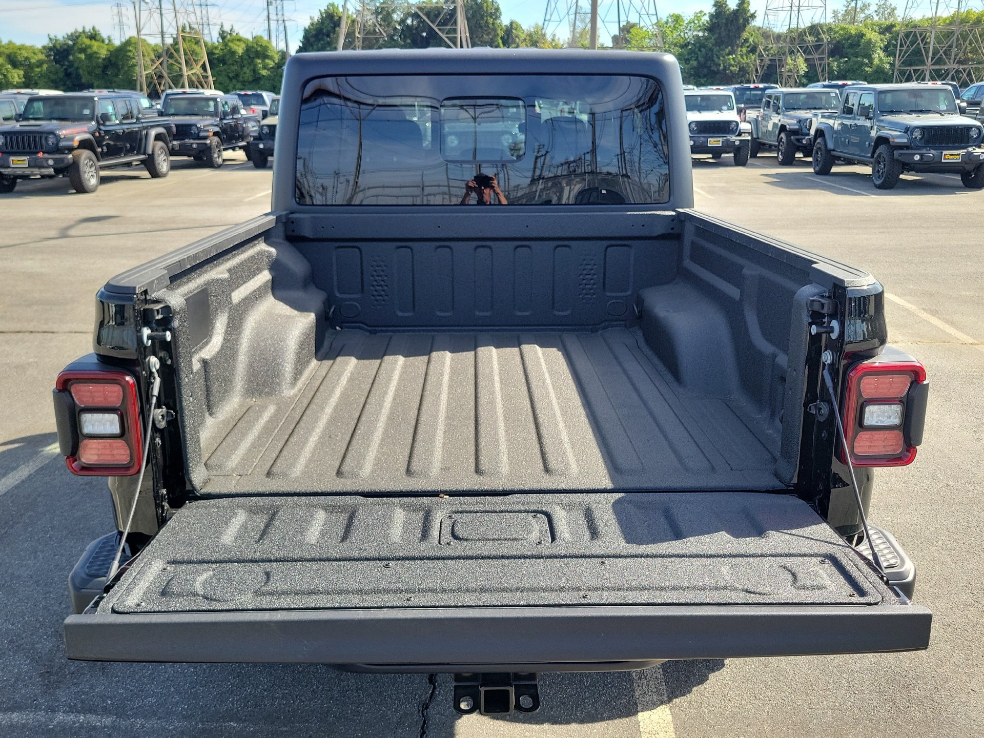 New 2026 Jeep Gladiator Sport AWD/4WD image 18