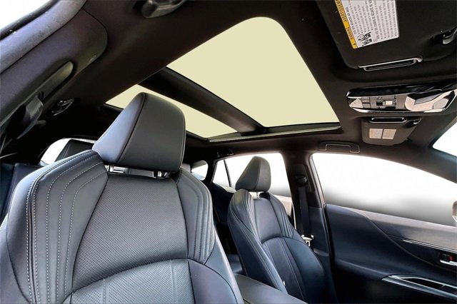 Used 2021 Toyota Venza Limited w/ Advanced Technology Package image 25