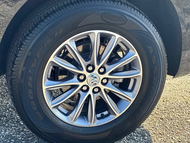 Used 2024 Buick Enclave Essence w/ Technology Package FWD image 12