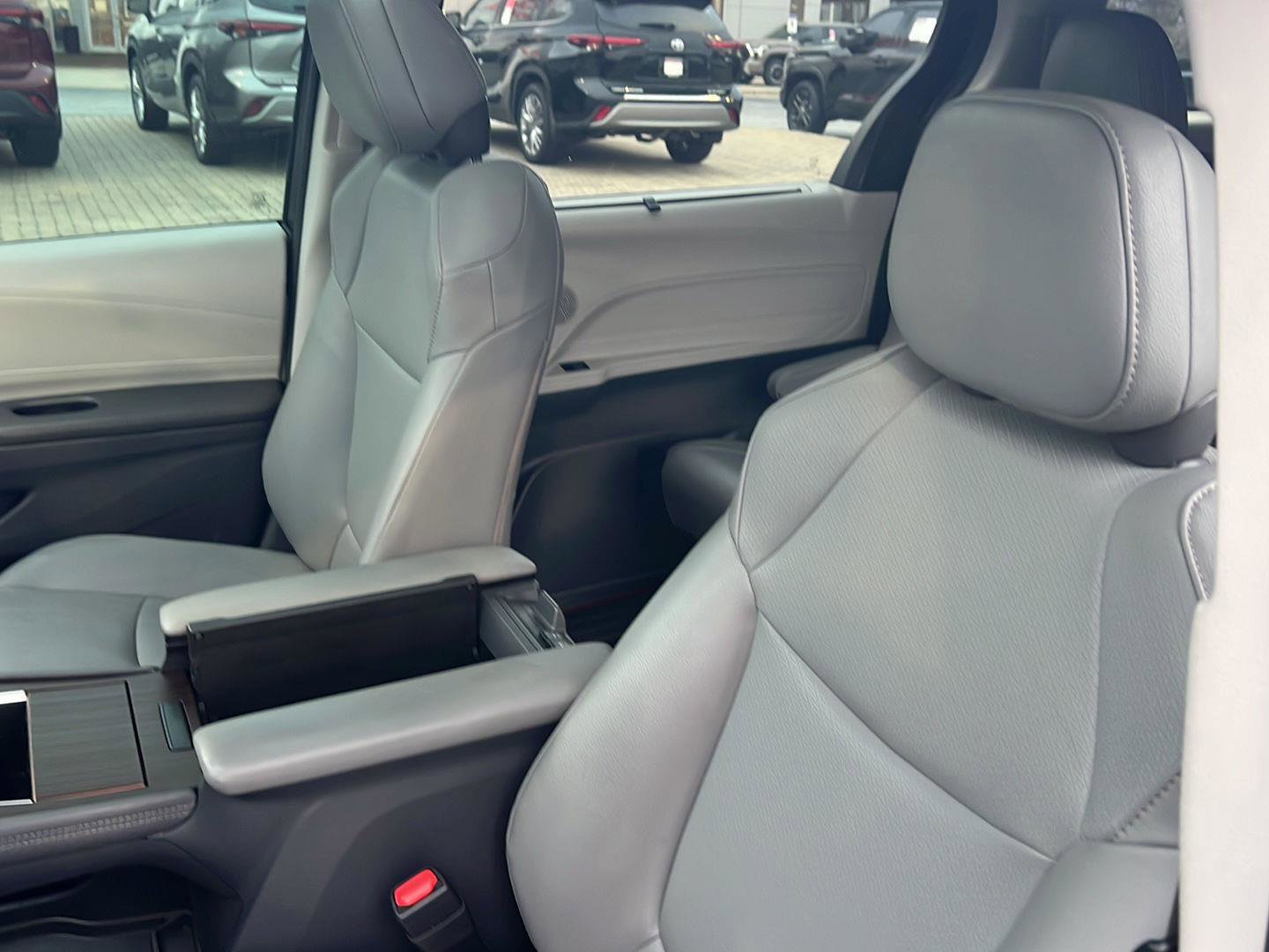 Certified 2022 Toyota Sienna XLE w/ XLE Plus Package image 30