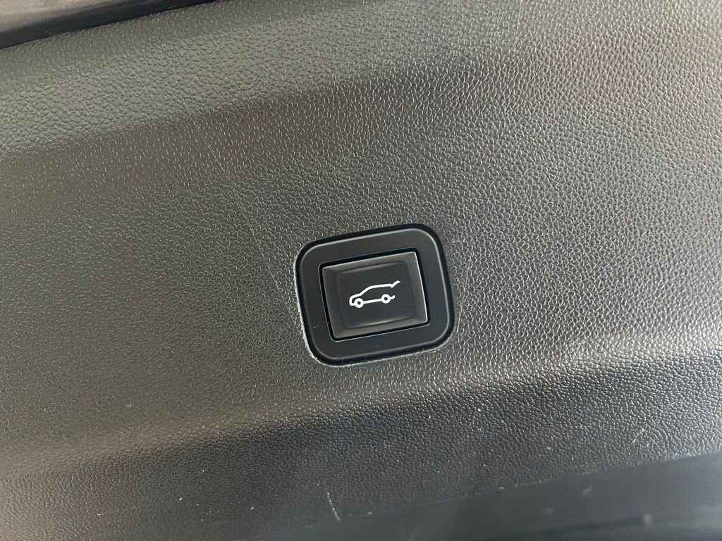 Used 2024 Chevrolet Suburban High Country image 29