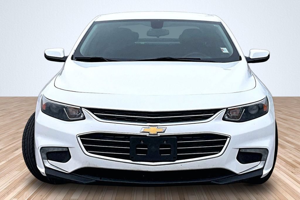 Used 2017 Chevrolet Malibu LT FWD image 3