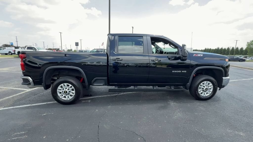 Used 2025 Chevrolet Silverado 2500 LT w/ Convenience Package AWD/4WD image 9