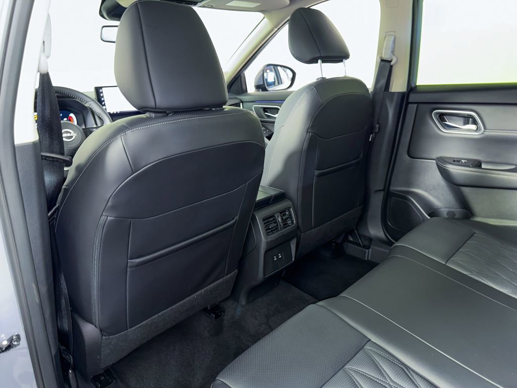 Certified 2024 Nissan Rogue Platinum image 51