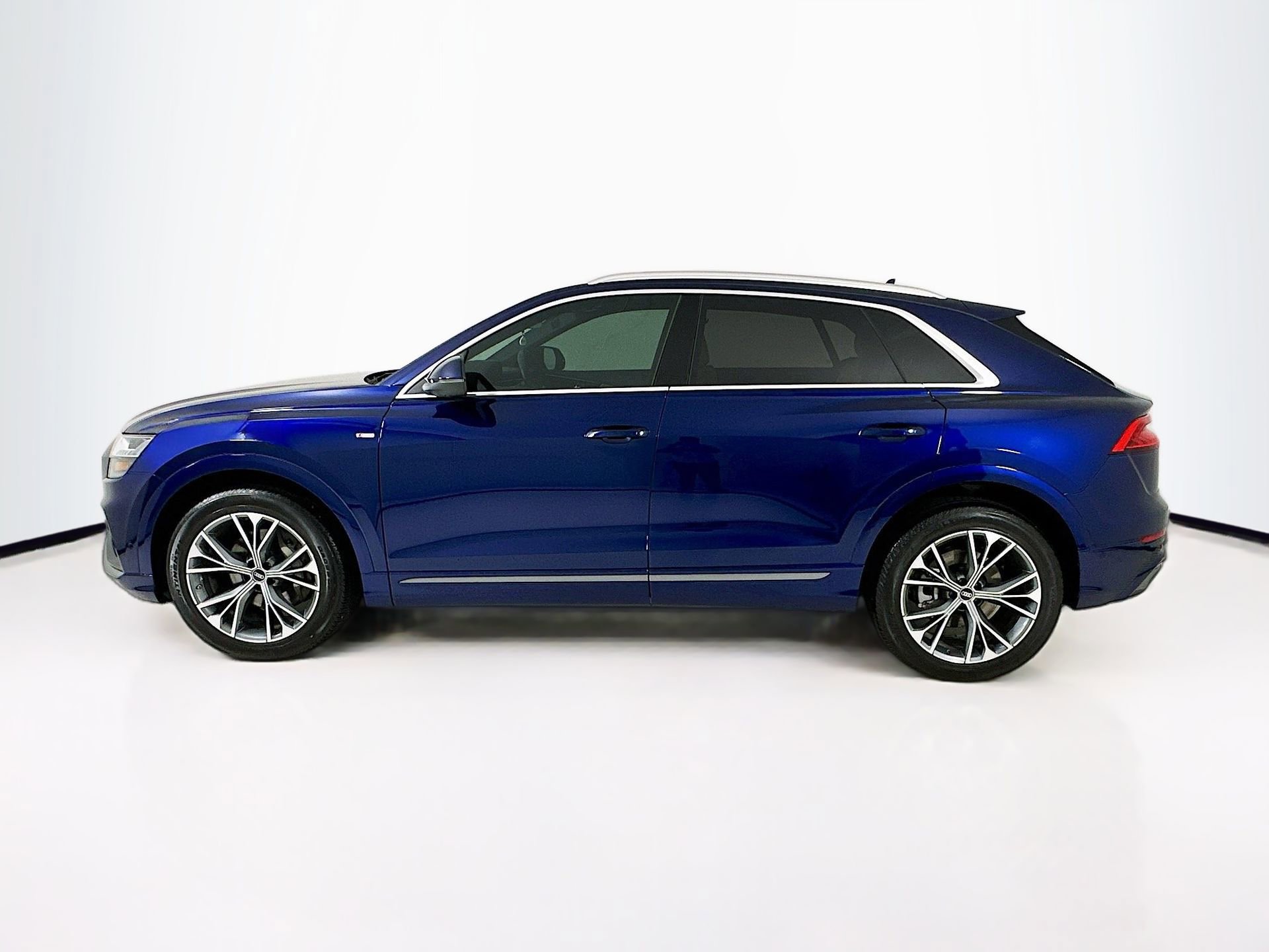 Used 2023 Audi Q8 Prestige w/ Prestige Package image 5