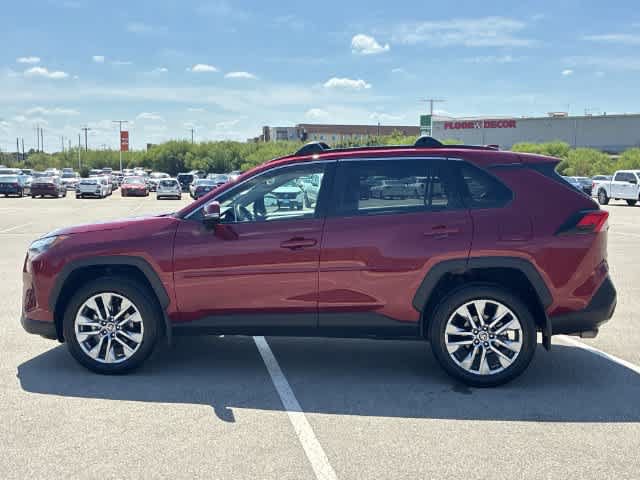 Used 2023 Toyota RAV4 XLE Premium FWD image 3