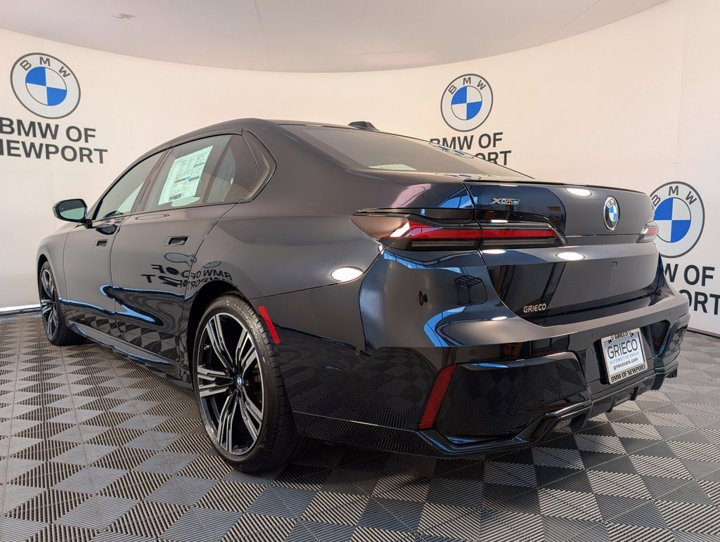 New 2026 BMW 740i xDrive w/ Premium Package image 8