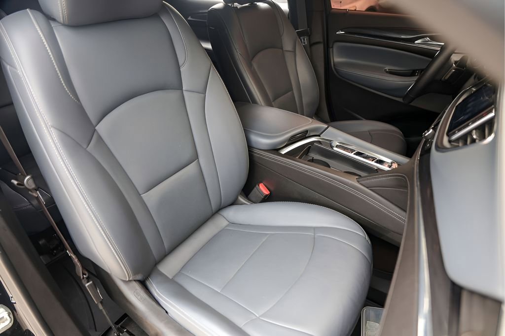 Used 2023 Buick Enclave Essence w/ Sport Touring Edition FWD image 33