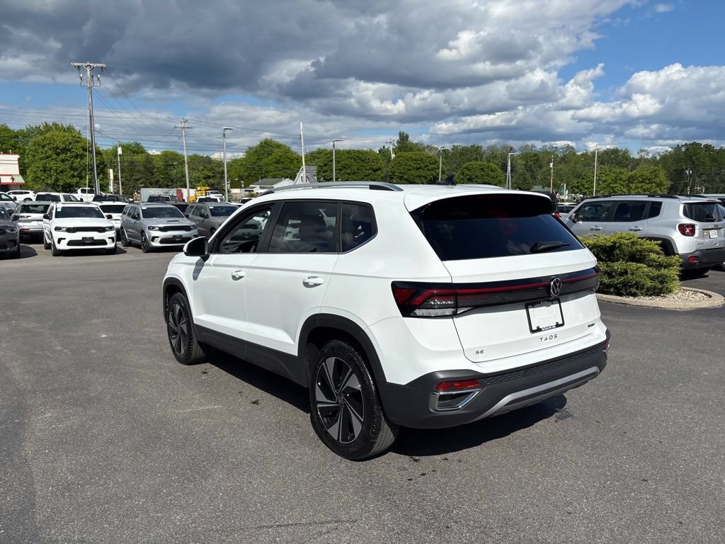 Used 2025 Volkswagen Taos SE AWD/4WD image 5