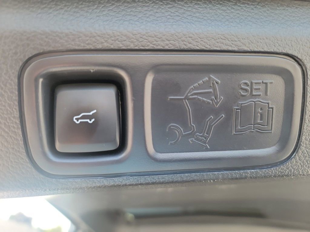 Used 2023 Ford Expedition Limited image 40