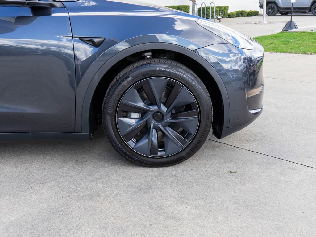 Used 2024 Tesla Model Y Long Range image 37