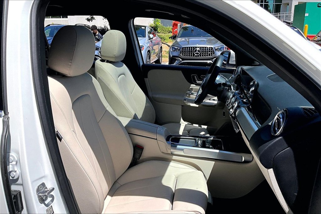 Used 2026 Mercedes-Benz GLB 250 4MATIC image 7