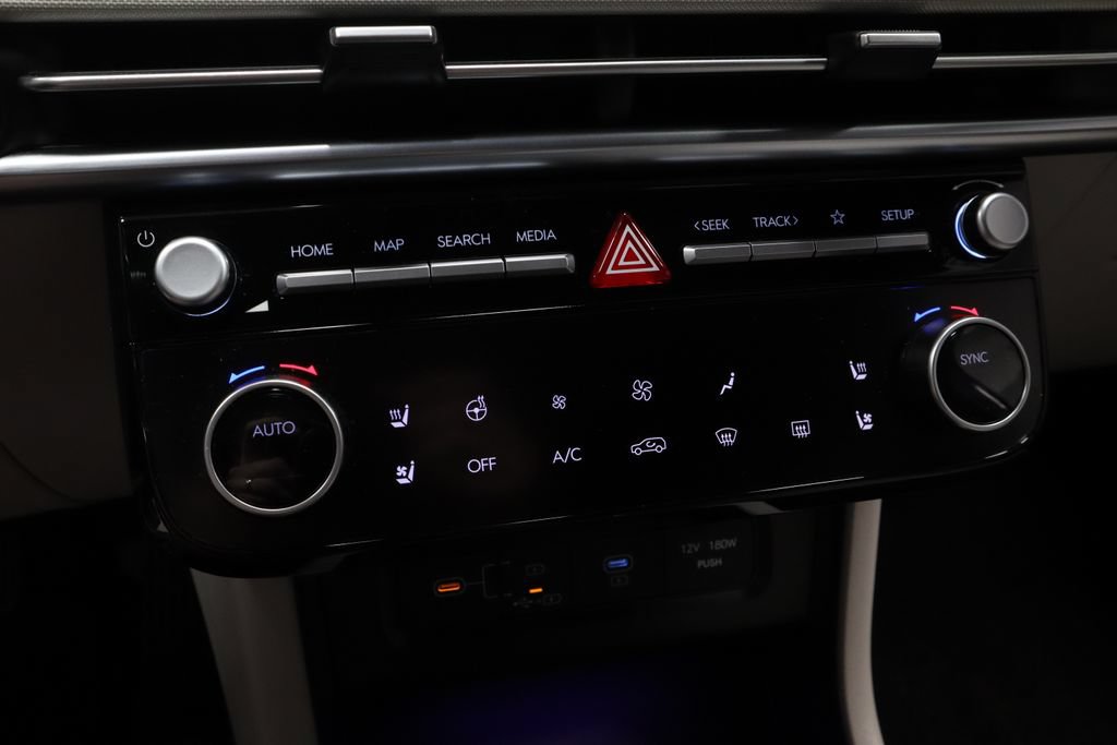 Certified 2025 Hyundai Tucson Limited AWD/4WD image 37