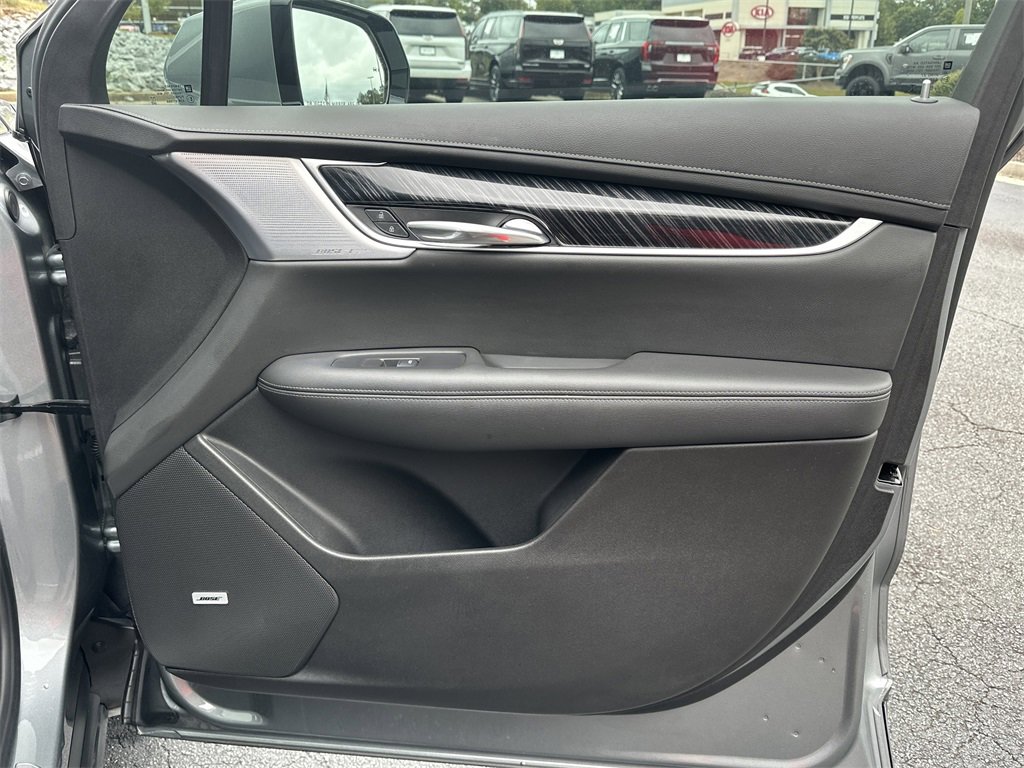 Used 2023 Cadillac XT6 Premium Luxury w/ Technology Package image 14