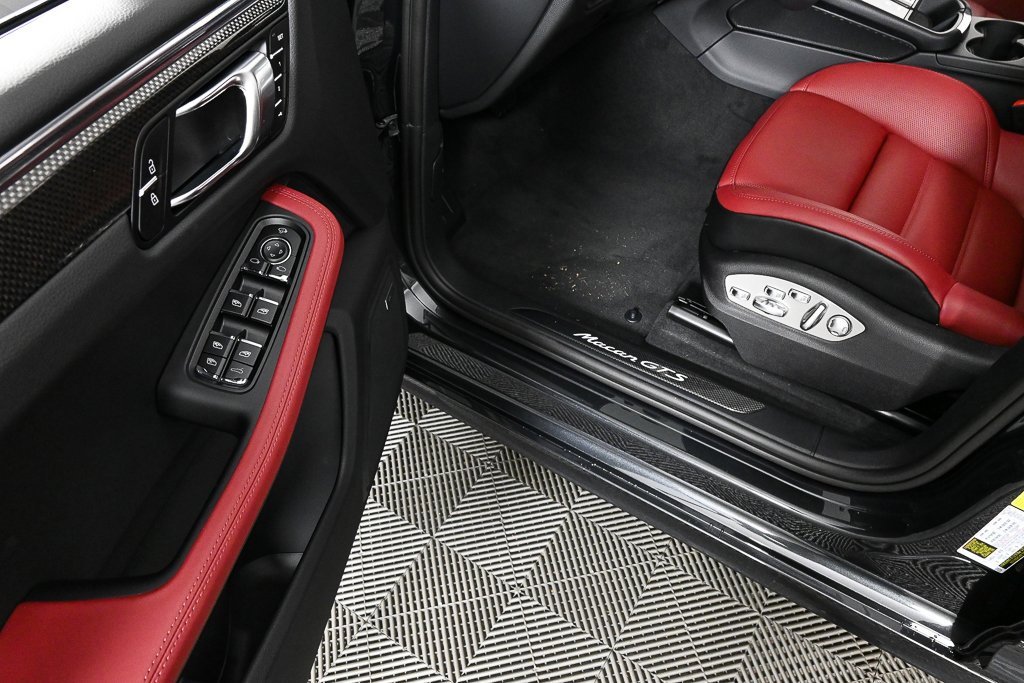 New 2026 Porsche Macan GTS image 9