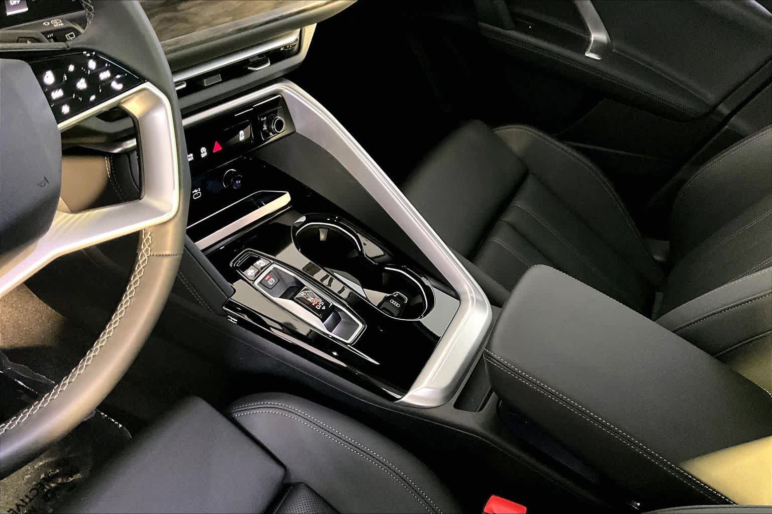 Used 2025 Audi Q5 Premium Plus w/ Premium Plus AWD/4WD image 17