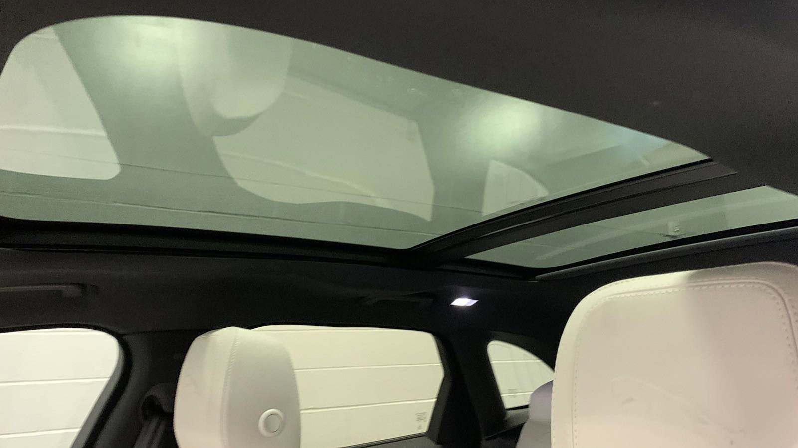 Used 2025 Jaguar F-PACE R-Dynamic S image 15