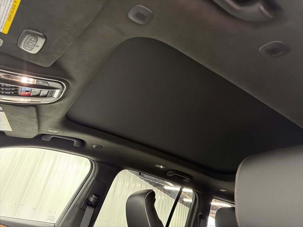 New 2026 Jeep Grand Cherokee Summit image 21