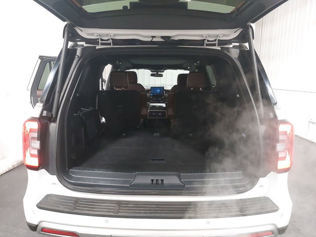 Used 2024 Ford Expedition Limited image 14