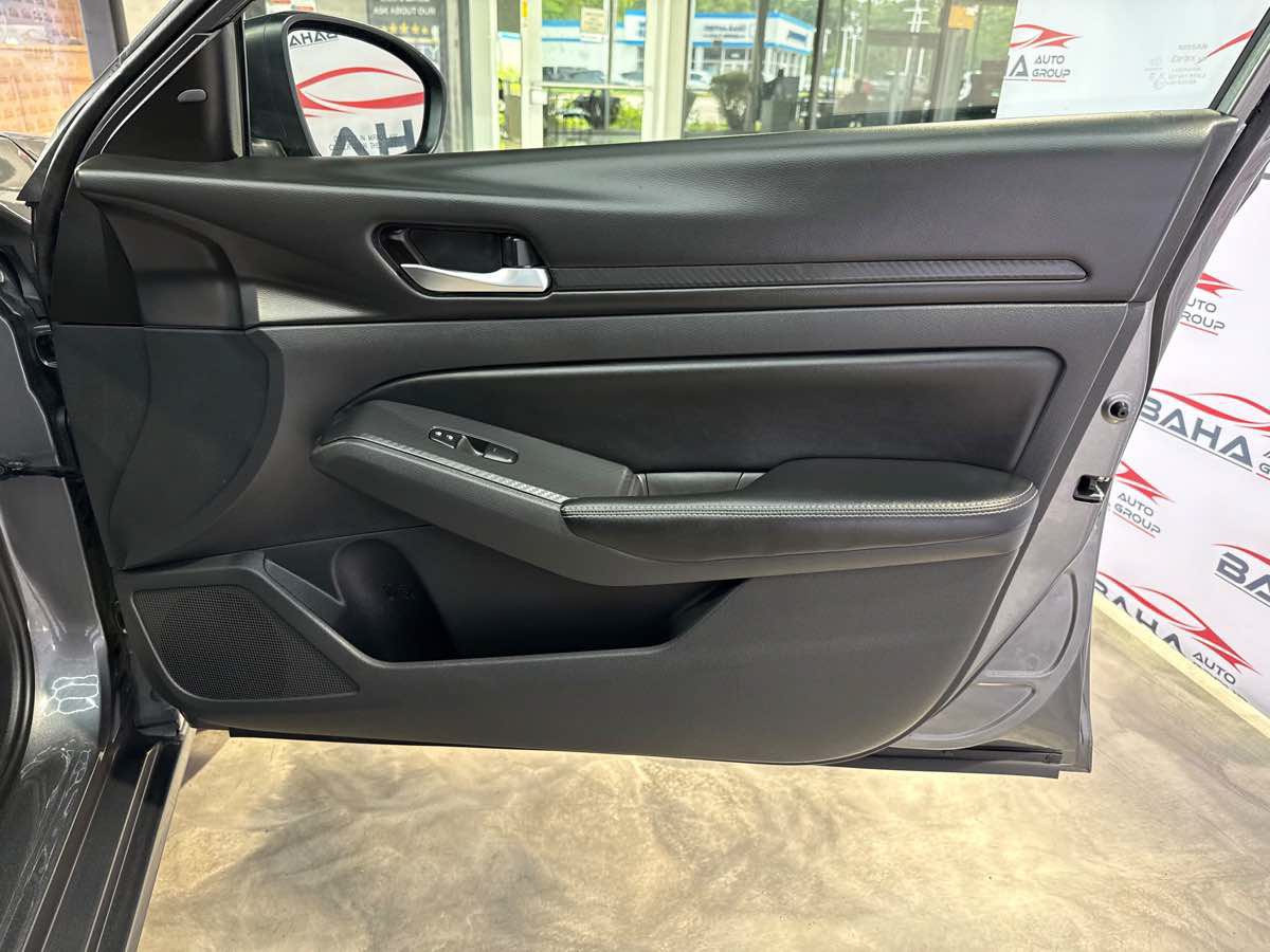 Used 2025 Nissan Altima 2.5 SV AWD/4WD image 54