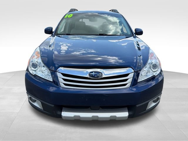 Used 2010 Subaru Outback 2.5i Limited AWD/4WD image 3