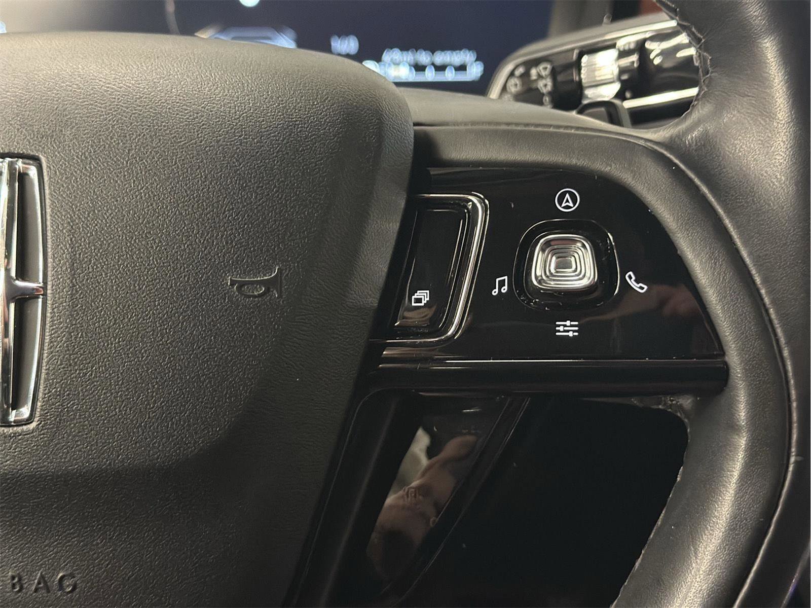 Used 2022 Lincoln Corsair Reserve w/ Equipment Group 201A image 33