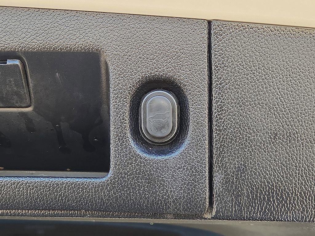 Used 2020 GMC Yukon XL Denali image 16