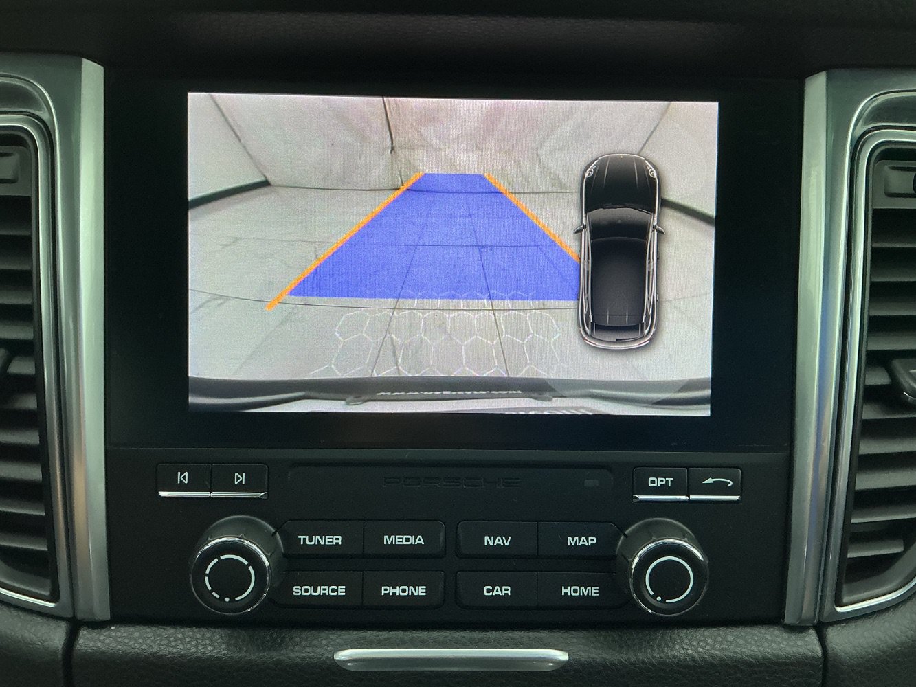 Used 2018 Porsche Macan AWD/4WD image 35