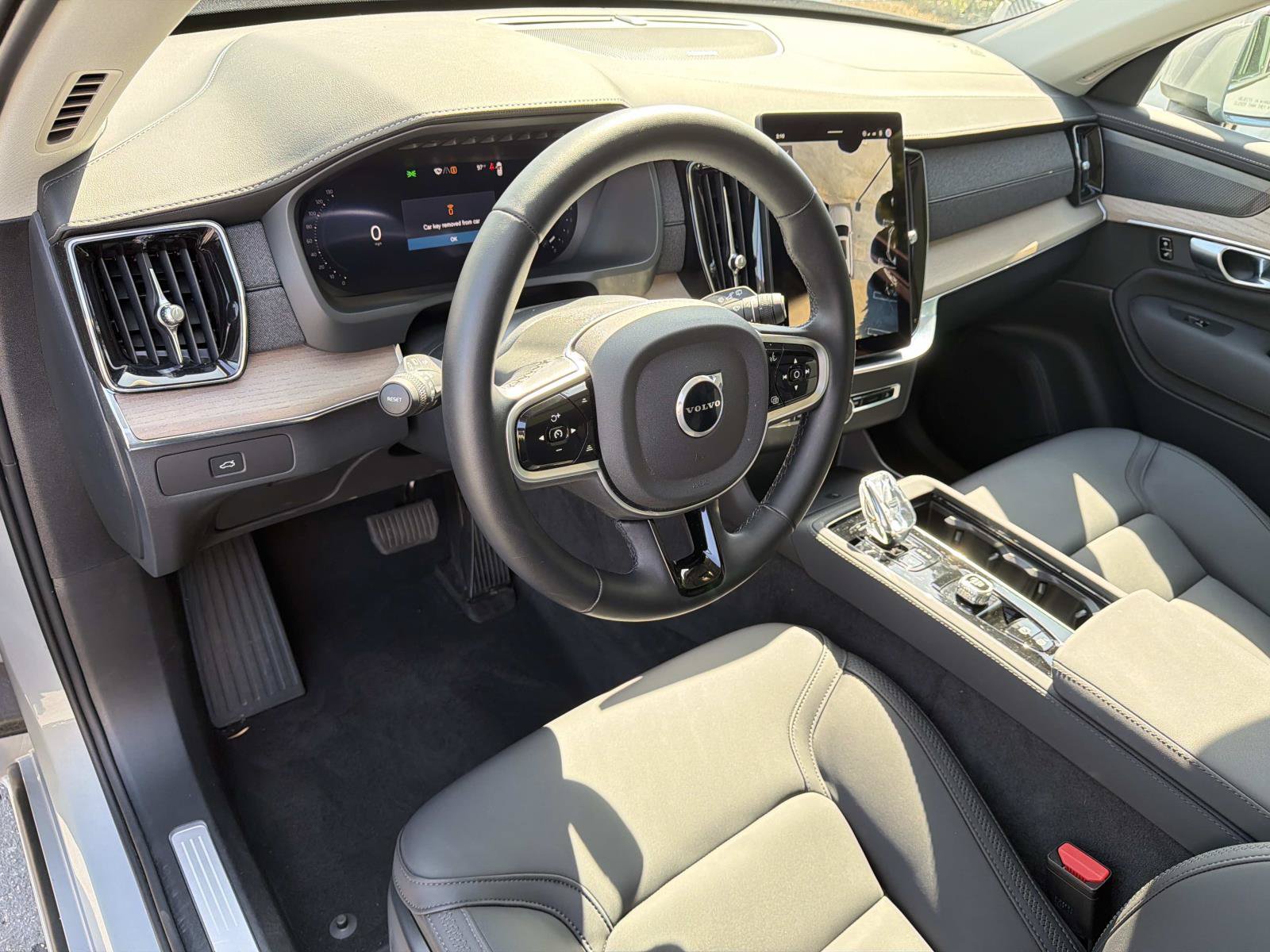 Certified 2026 Volvo XC90 B6 Plus AWD/4WD image 9