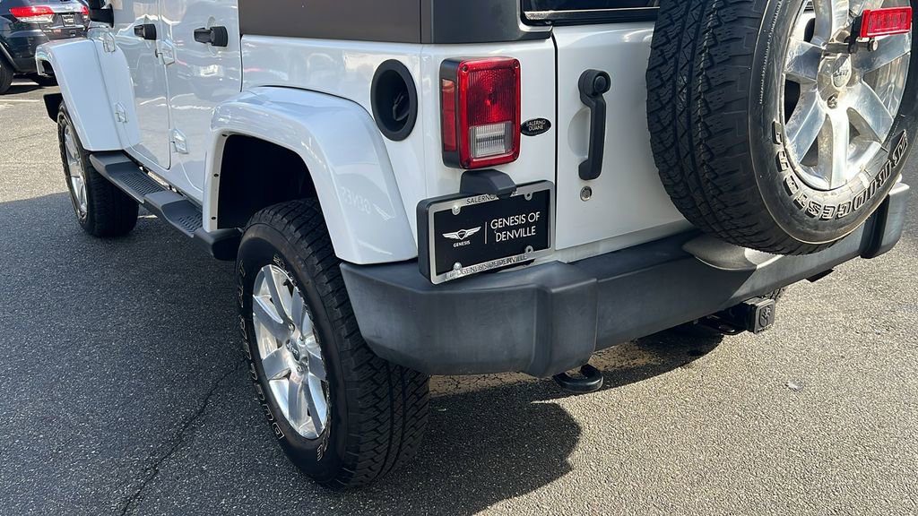 Used 2017 Jeep Wrangler Unlimited Sahara w/ Connectivity Group image 15