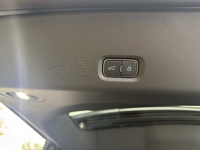 New 2025 Ford Expedition Active image 13