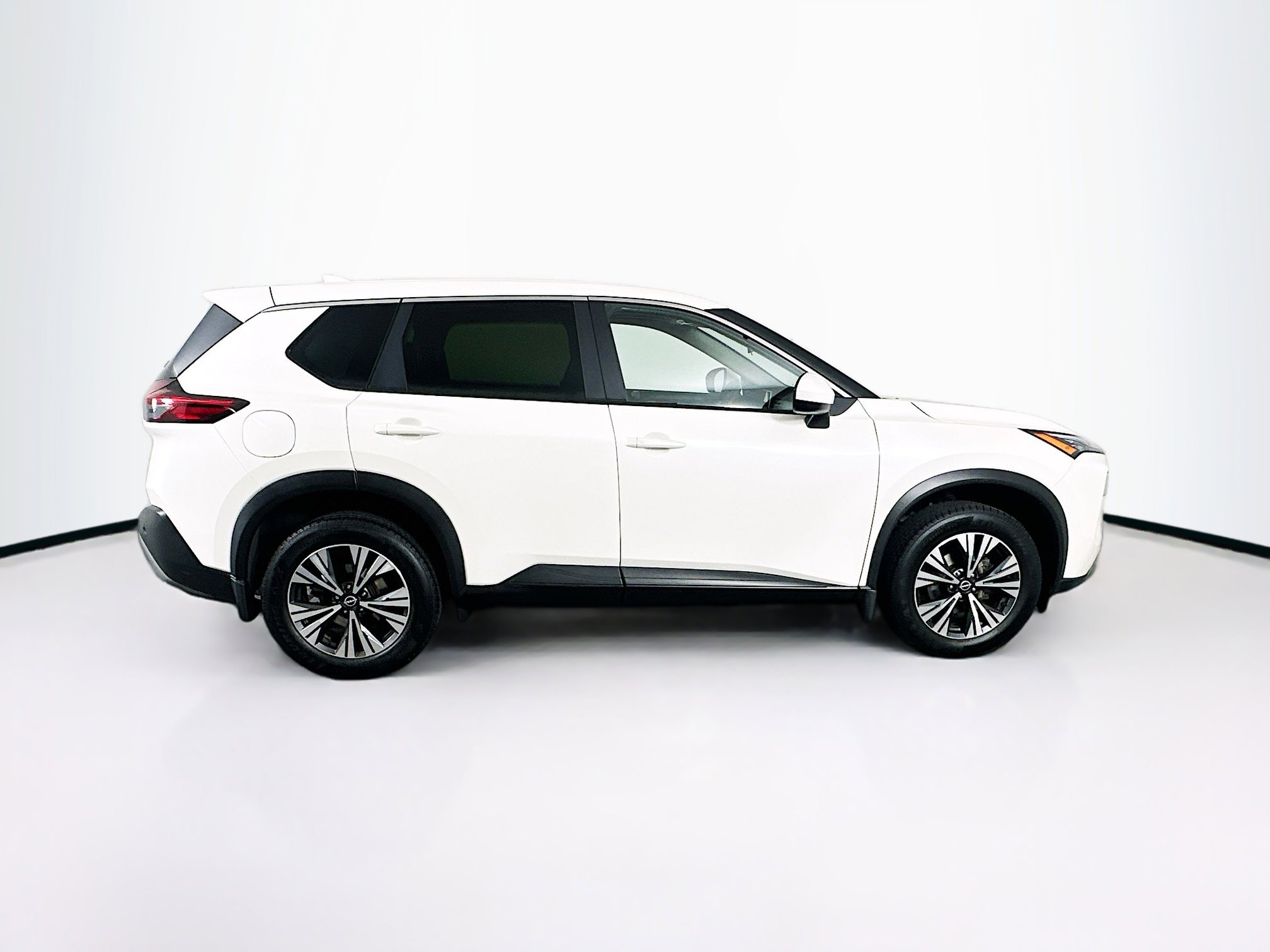 Used 2023 Nissan Rogue SV image 10