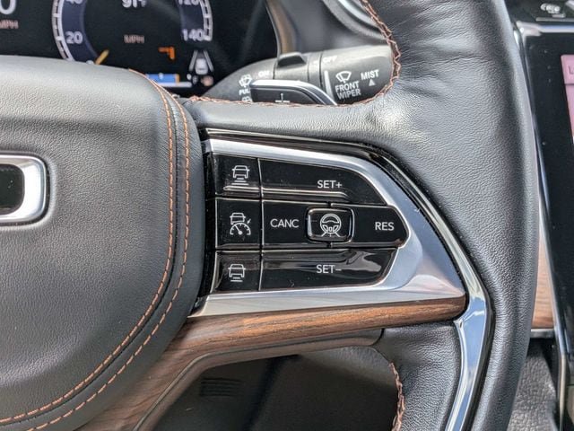 Used 2025 Jeep Grand Cherokee L Summit w/ Obsidian Package AWD/4WD image 29