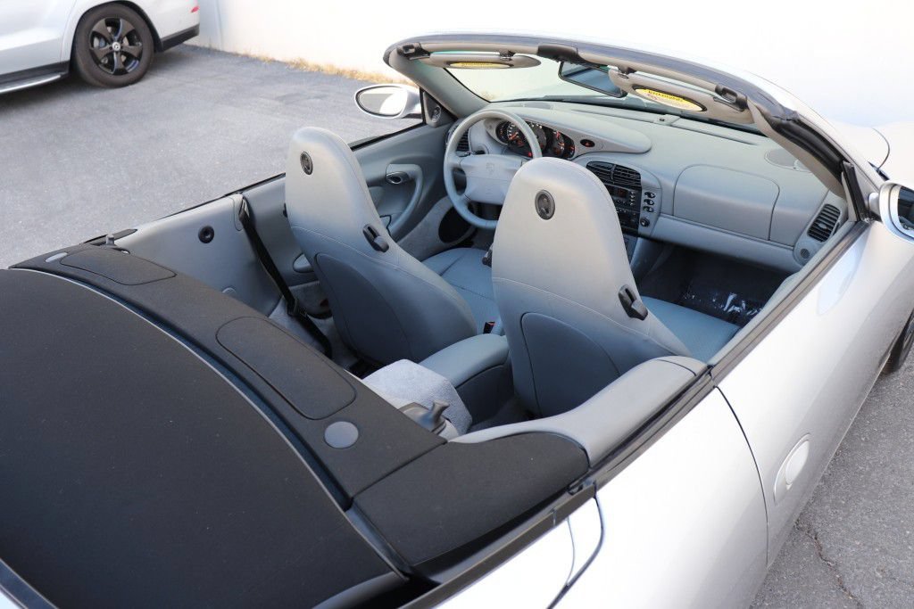 Used 2000 Porsche 911 Cabriolet image 19
