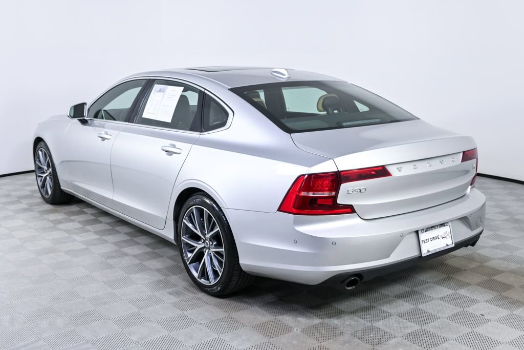 Used 2018 Volvo S90 T5 Momentum w/ Convenience Package image 4