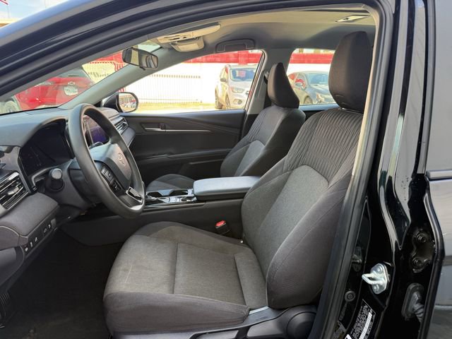 Used 2025 Toyota Camry LE image 27
