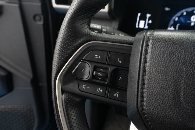 Used 2025 Toyota 4Runner SR5 AWD/4WD image 7