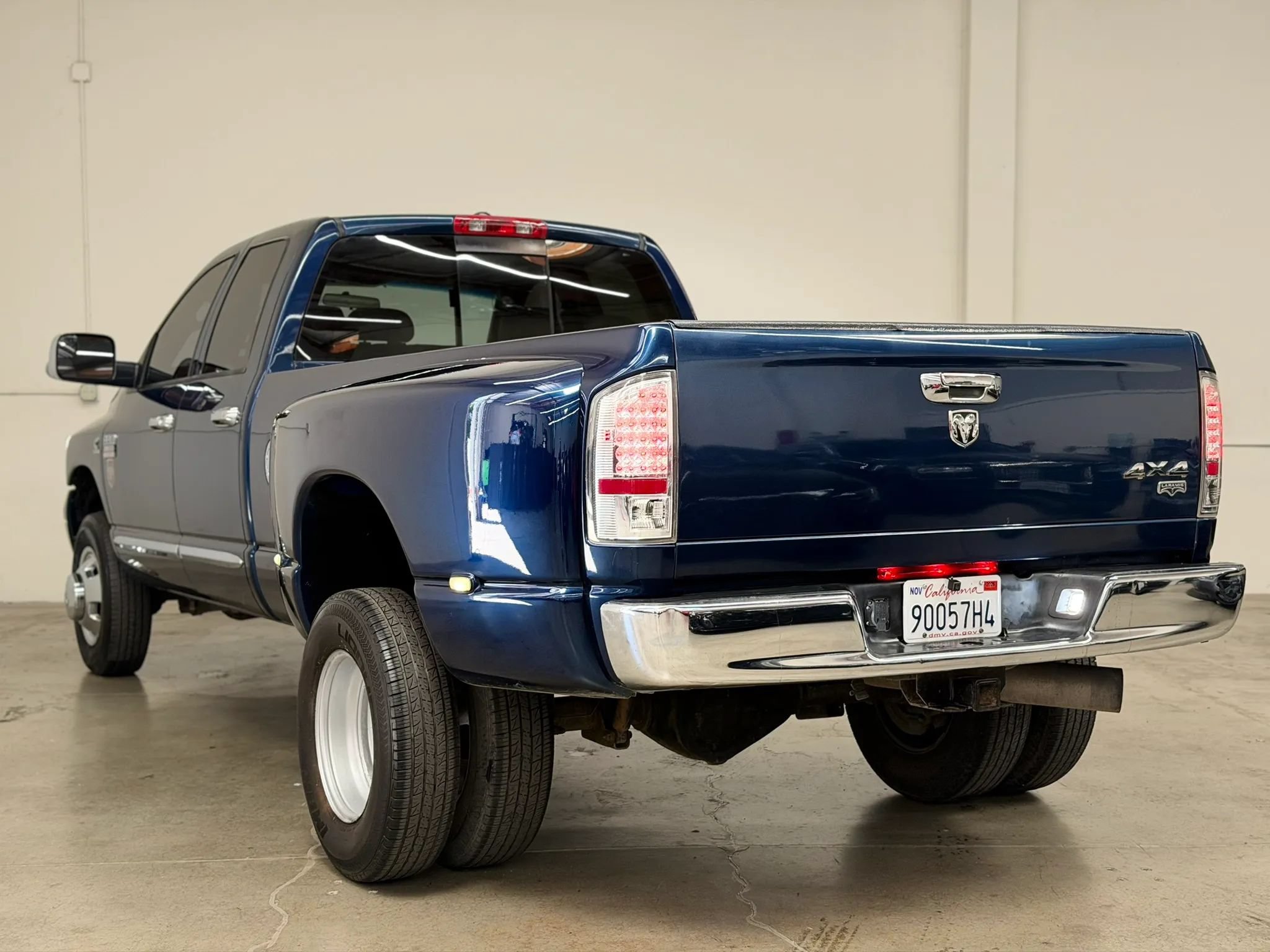 Used 2007 Dodge Ram 3500 Truck Laramie AWD/4WD image 6
